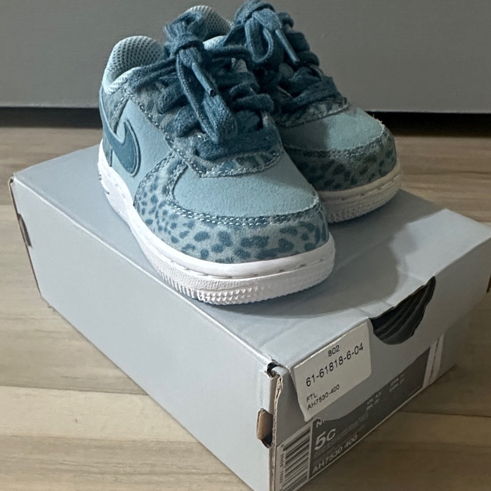 Nike Kids Teal Blue Leopard-Print Sneakers